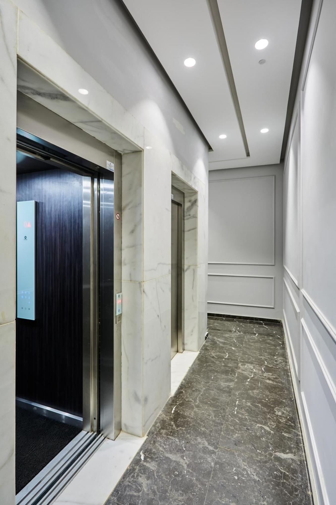 Sleek And Modern 2-Bed Unit In Downtown Casa Appartement Casablanca Buitenkant foto